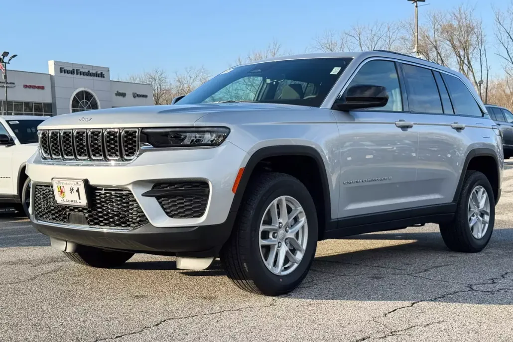 2025 Jeep Grand Cherokee Laredo X photo 1