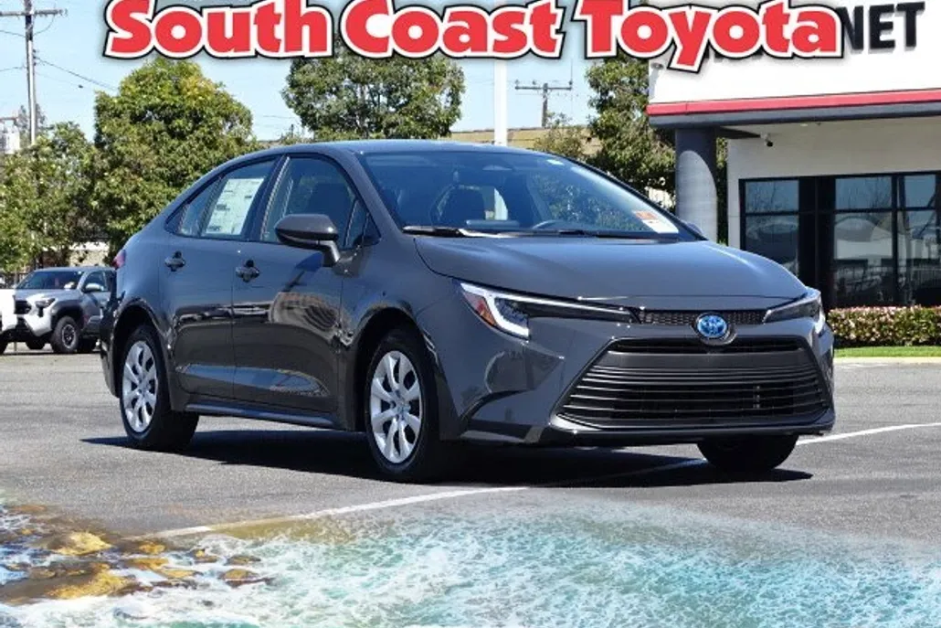 2025 Toyota Corolla Hybrid LE photo 1