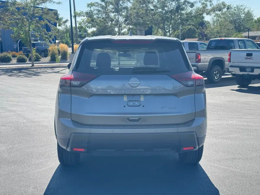 2024 Nissan Rogue SV photo 1