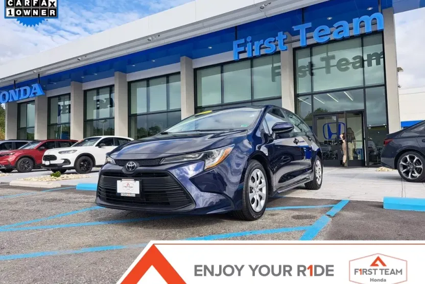 2024 Toyota Corolla LE photo 1