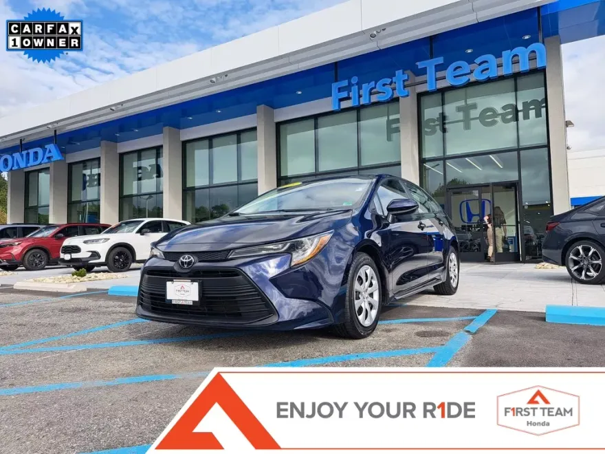 2024 Toyota Corolla LE photo 1