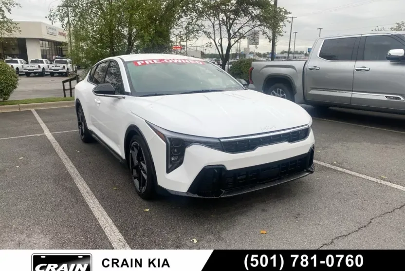 2025 Kia K4 GT-Line photo 1