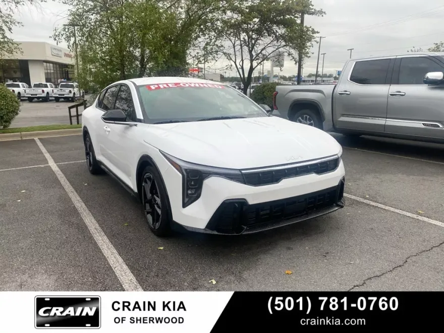 2025 Kia K4 GT-Line photo 1