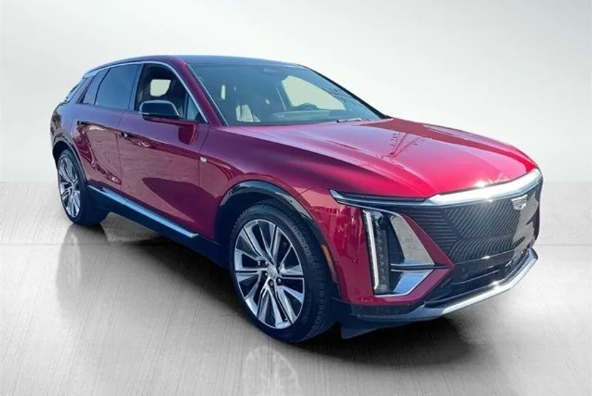 2024 Cadillac Lyriq Luxury photo 1