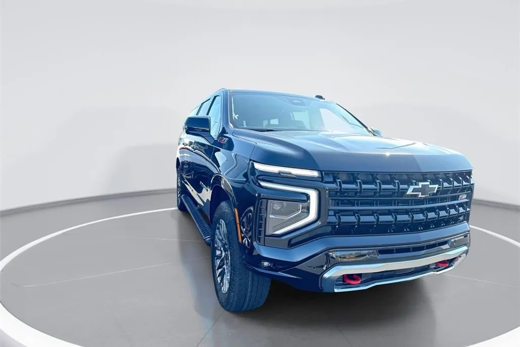 2025 Chevrolet Suburban Z71 photo 1