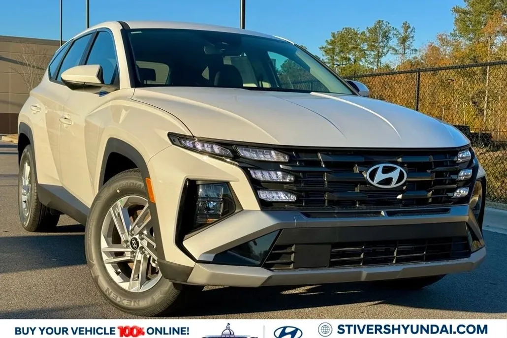 2025 Hyundai Tucson SE photo 1
