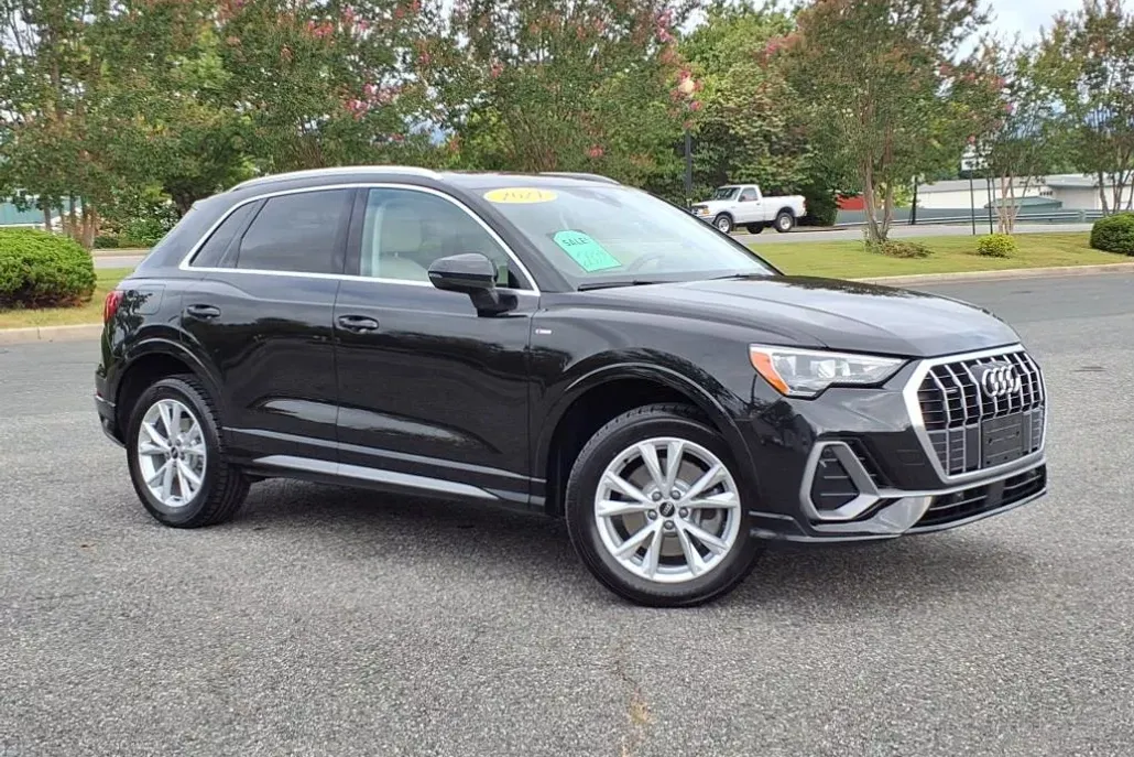 2021 Audi Q3 S line Premium 45 TFSI photo 1