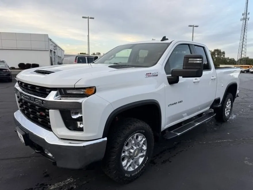 2023 Chevrolet Silverado 2500HD LT photo 1