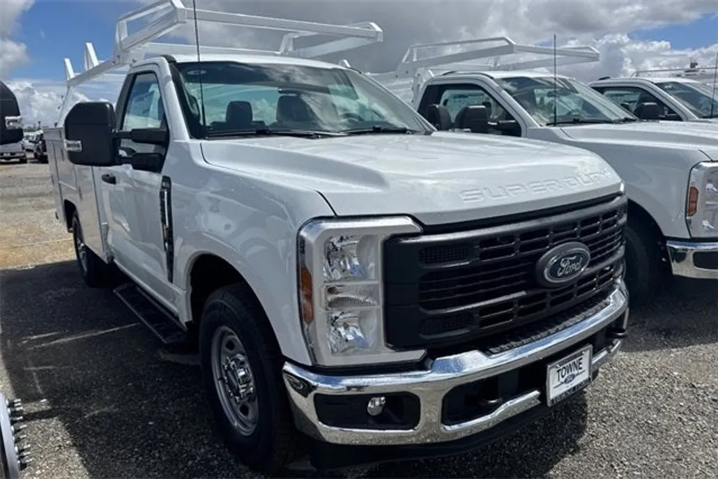 2025 Ford F-250 XL photo 1