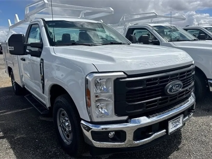 2025 Ford F-250 XL photo 1
