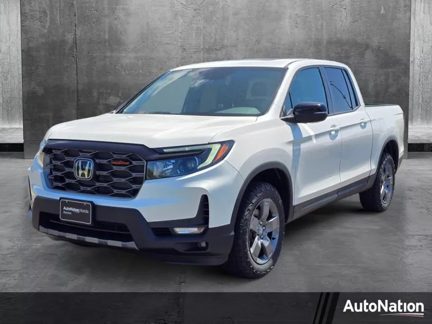 2025 Honda Ridgeline TrailSport photo 1