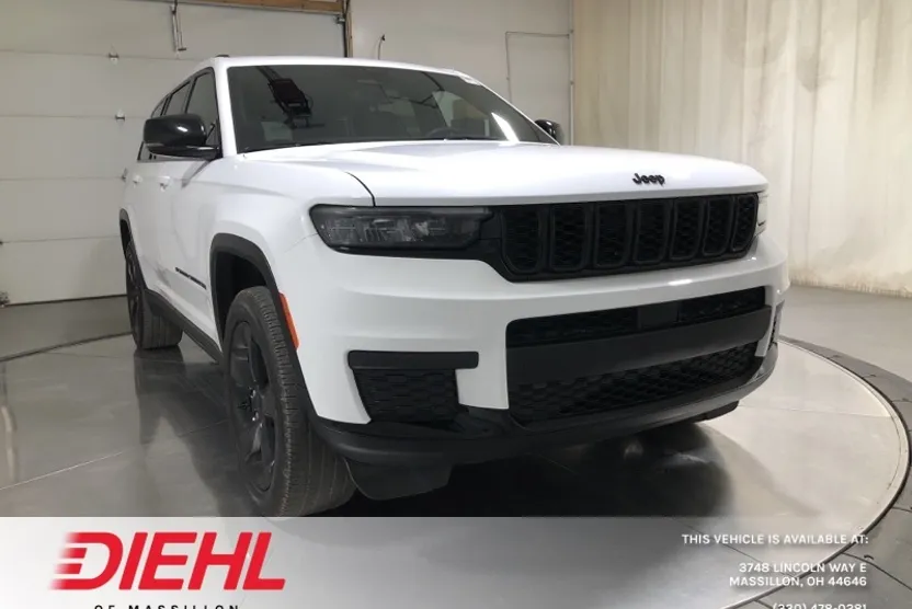 2023 Jeep Grand Cherokee Altitude photo 1