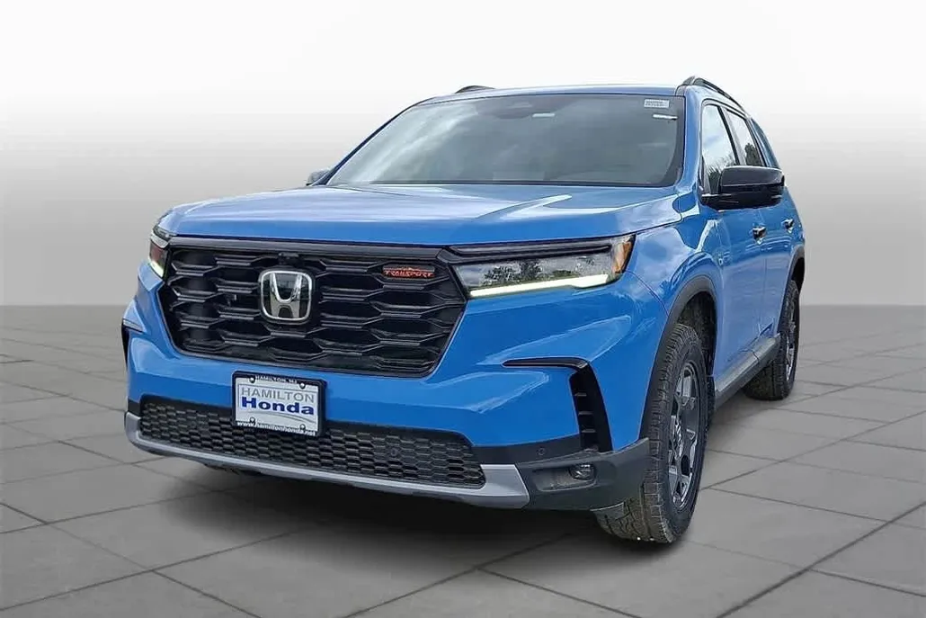 2025 Honda Pilot TrailSport photo 1