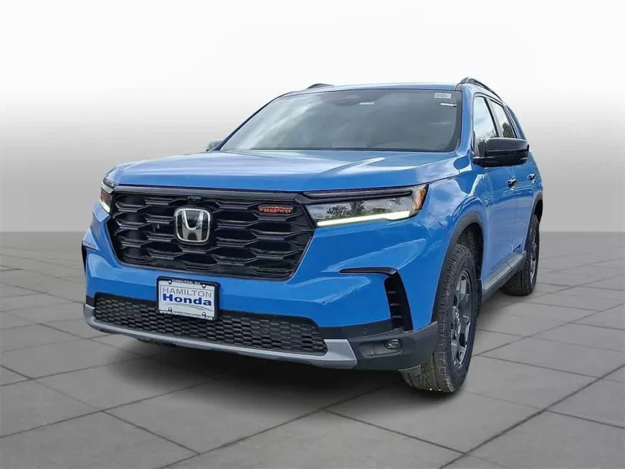 2025 Honda Pilot TrailSport photo 1