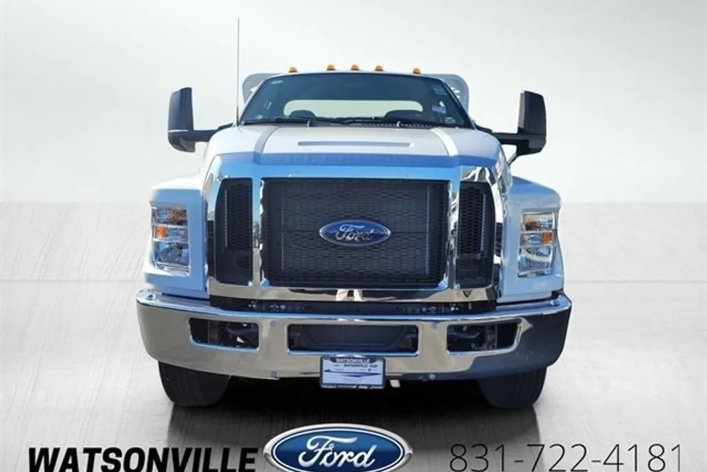 2024 Ford F-650 photo 1