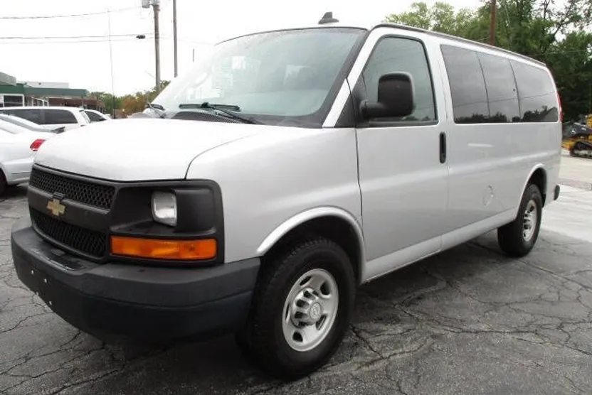 2016 Chevrolet Express LS 2500 photo 1