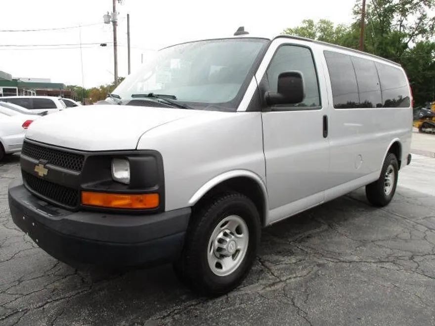 2016 Chevrolet Express LS 2500 photo 1