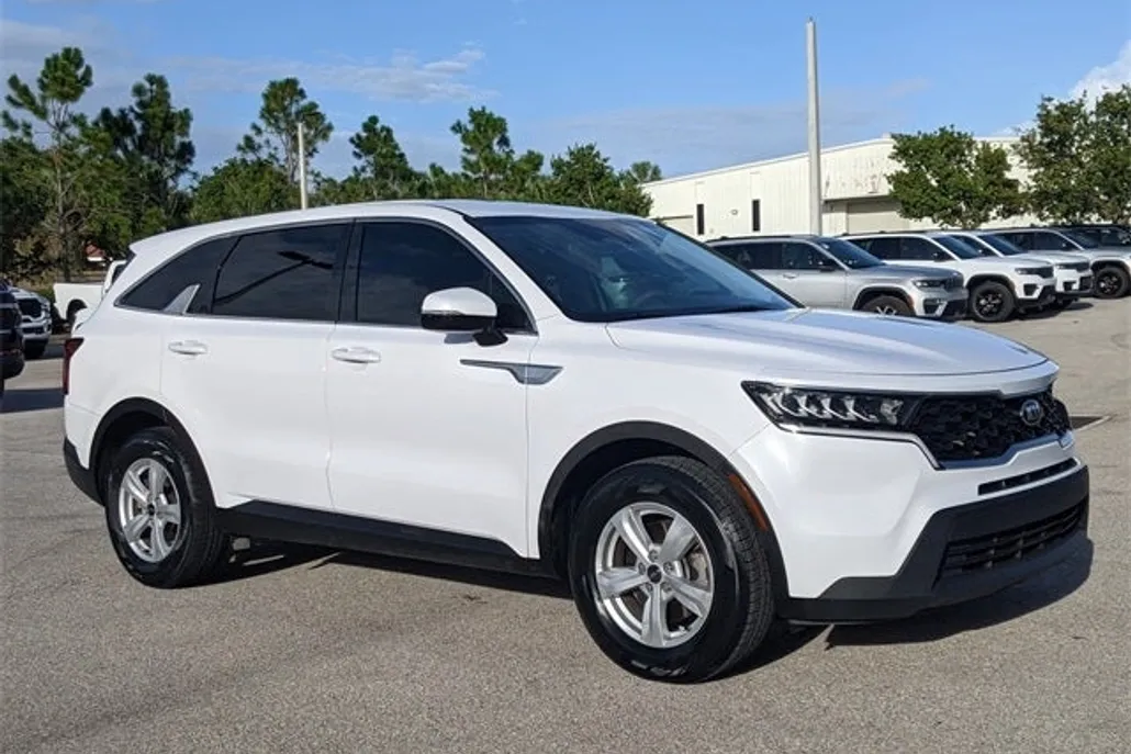 2021 Kia Sorento LX photo 1