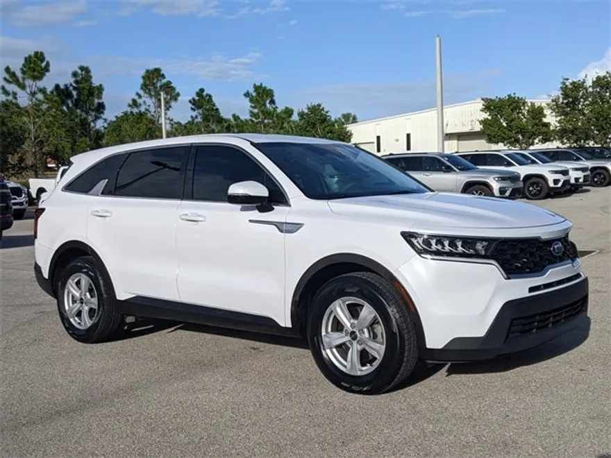 2021 Kia Sorento LX photo 1