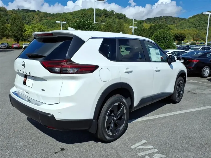 2026 Nissan Rogue SV photo 1