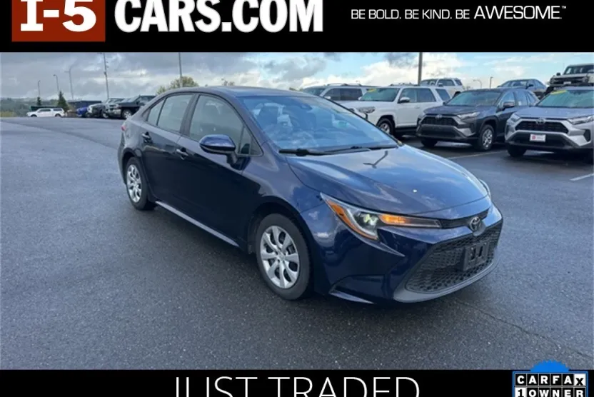 2022 Toyota Corolla LE photo 1
