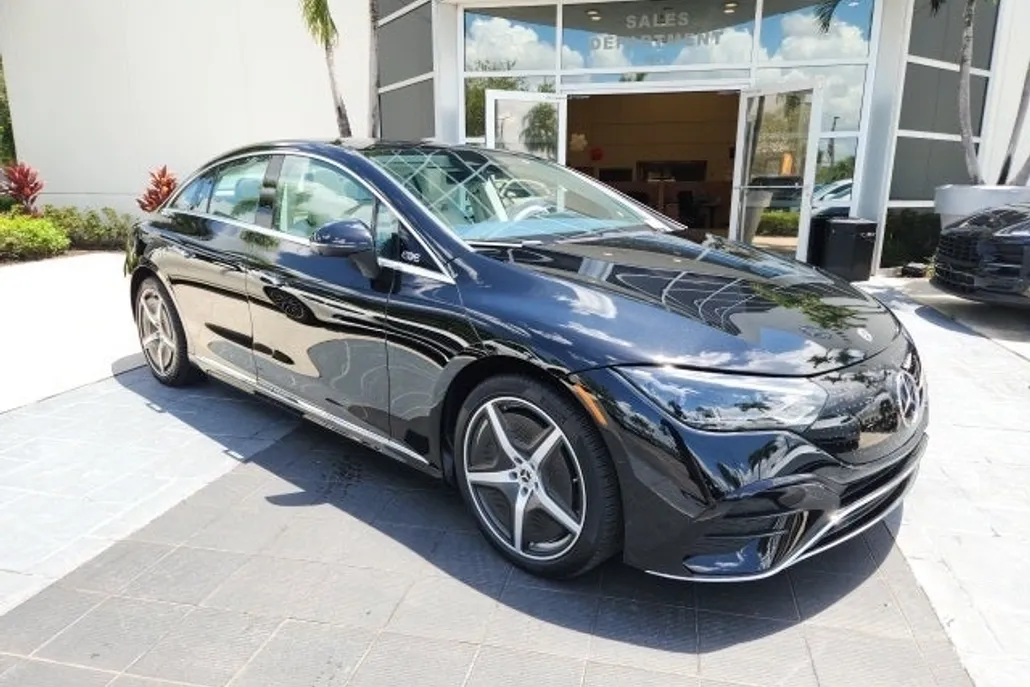 2024 Mercedes Benz 350 photo 1