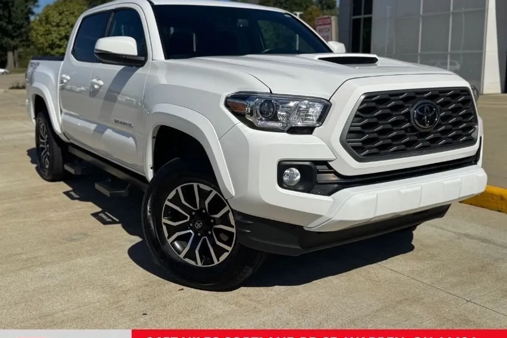 2022 Toyota Tacoma TRD Sport V6 photo 1