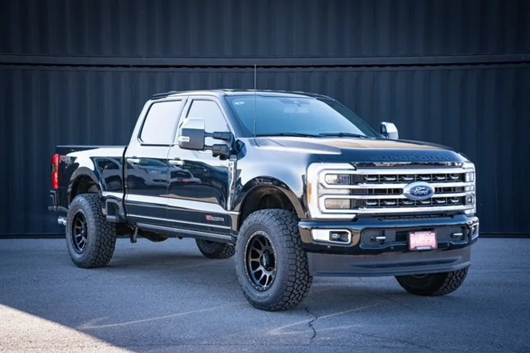 2024 Ford F-350 Platinum photo 1