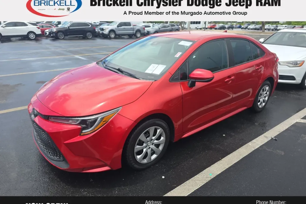 2020 Toyota Corolla LE photo 1