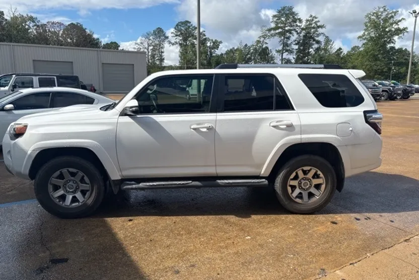 2016 Toyota 4Runner Trail photo 1