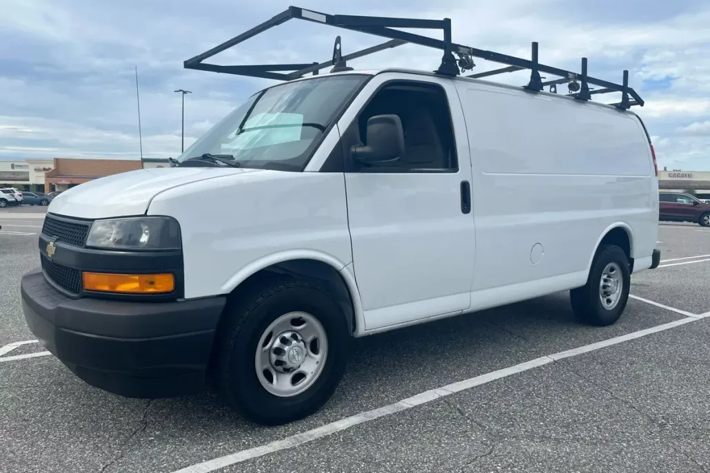 2018 Chevrolet Express 2500 Cargo Van photo 1