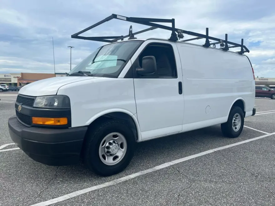 2018 Chevrolet Express 2500 Cargo Van photo 1