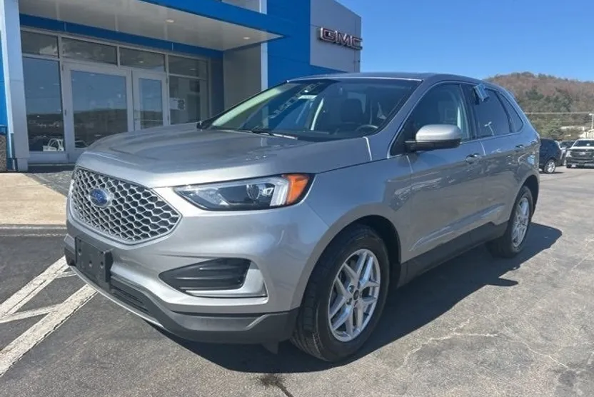 2024 Ford Edge SEL photo 1
