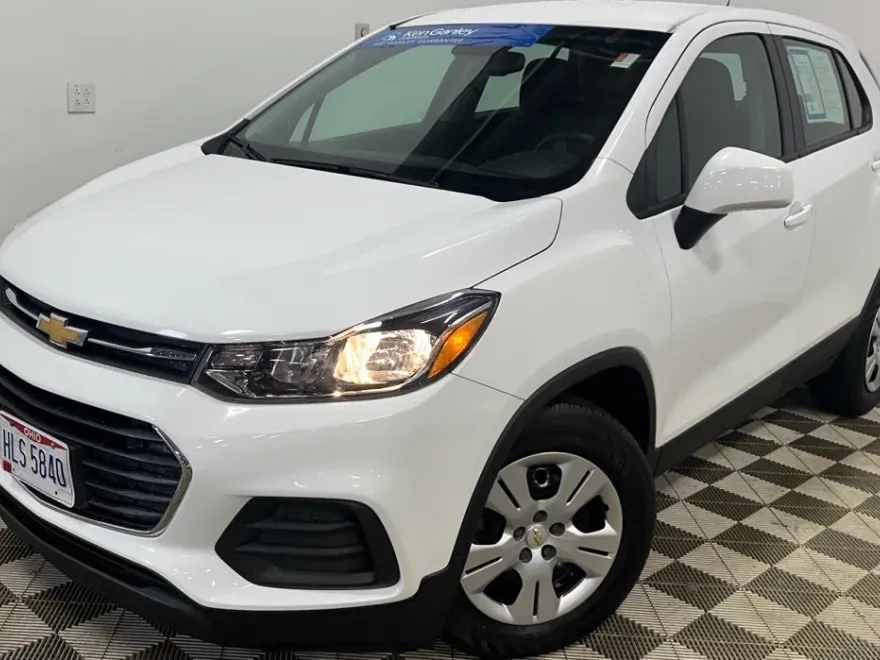 2018 Chevrolet Trax LS photo 1