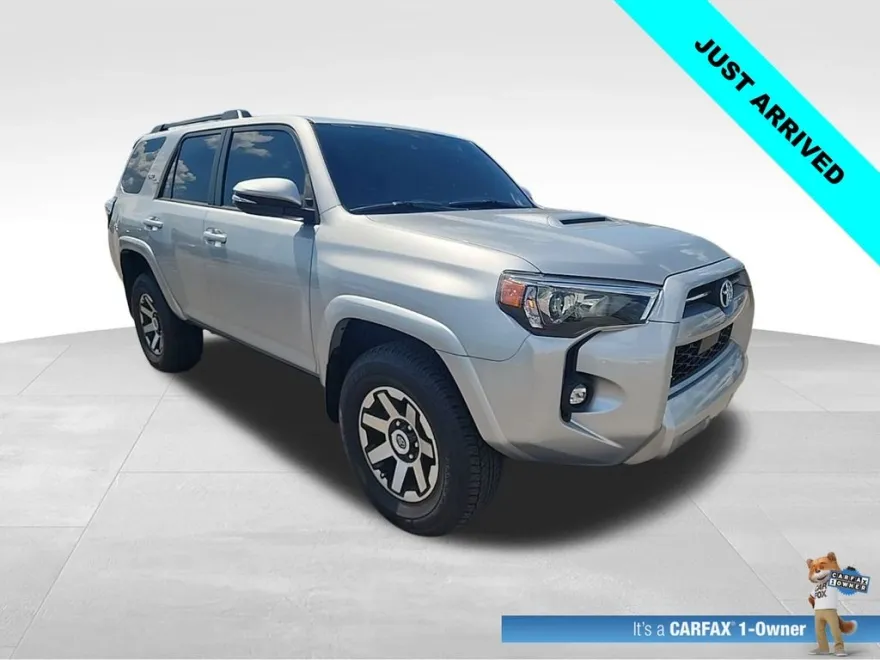 2023 Toyota 4Runner TRD Off-Road Premium photo 1