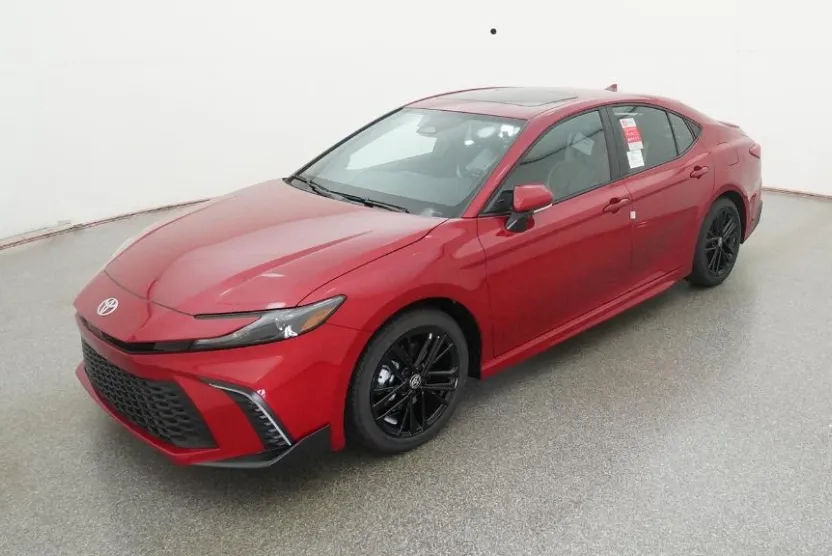 2026 Toyota Camry SE photo 1