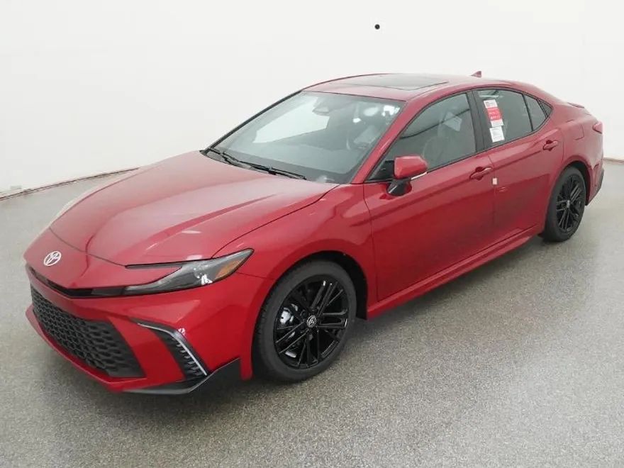 2026 Toyota Camry SE photo 1