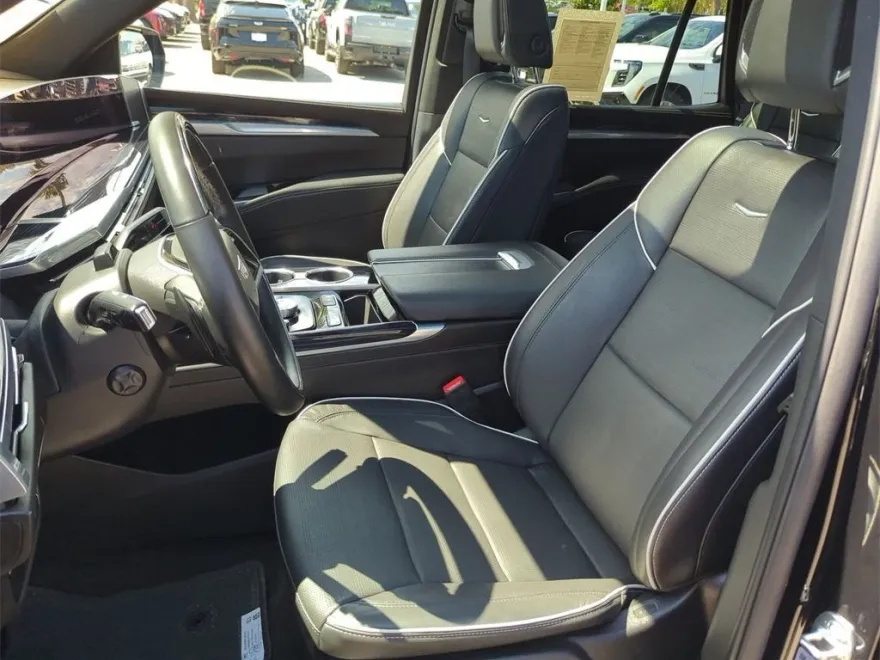 2025 Cadillac Escalade Sport photo 1