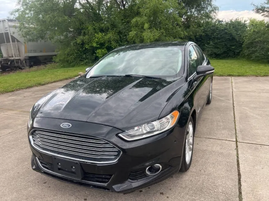 2015 Ford Fusion Hybrid Titanium photo 1
