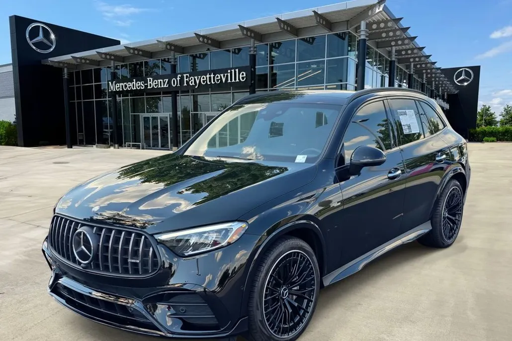 2024 Mercedes Benz GLC 43 AMG 4MATIC photo 1