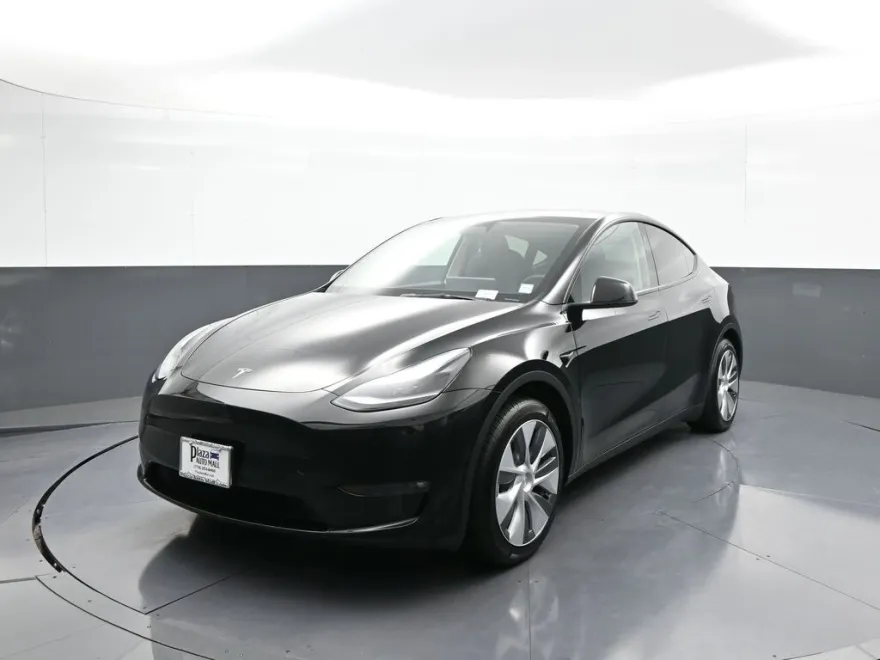 2023 Tesla Model Y Long Range photo 1