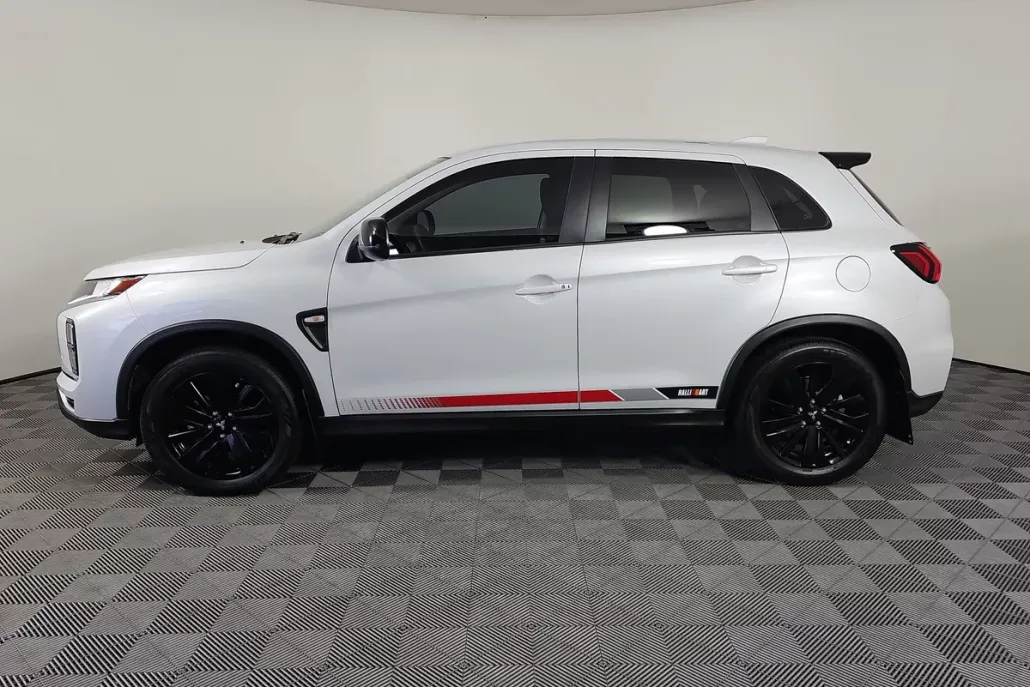 2024 Mitsubishi Outlander Sport photo 1