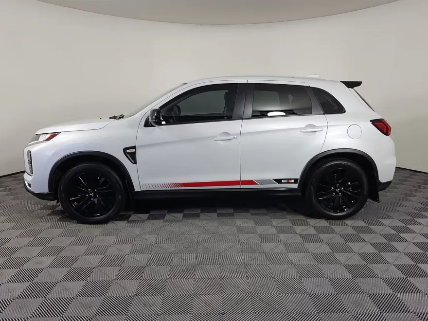 2024 Mitsubishi Outlander Sport photo 1