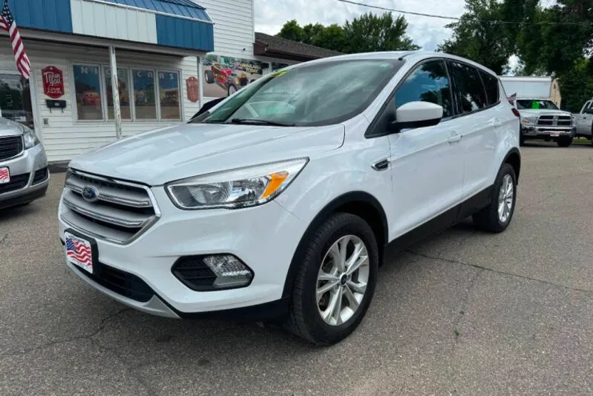 2019 Ford Escape SE photo 1