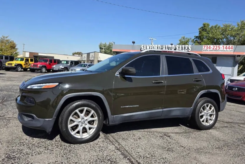 2017 Jeep Cherokee Latitude photo 1