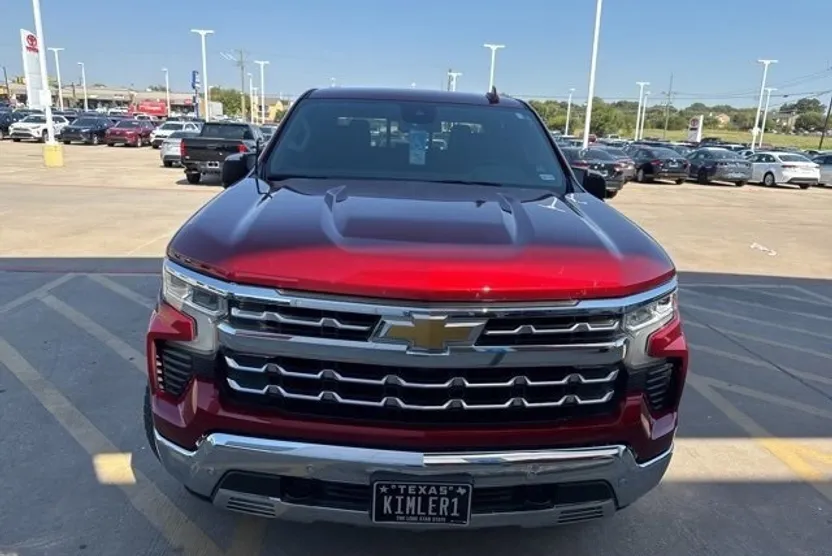 2024 Chevrolet Silverado 1500 LTZ photo 1