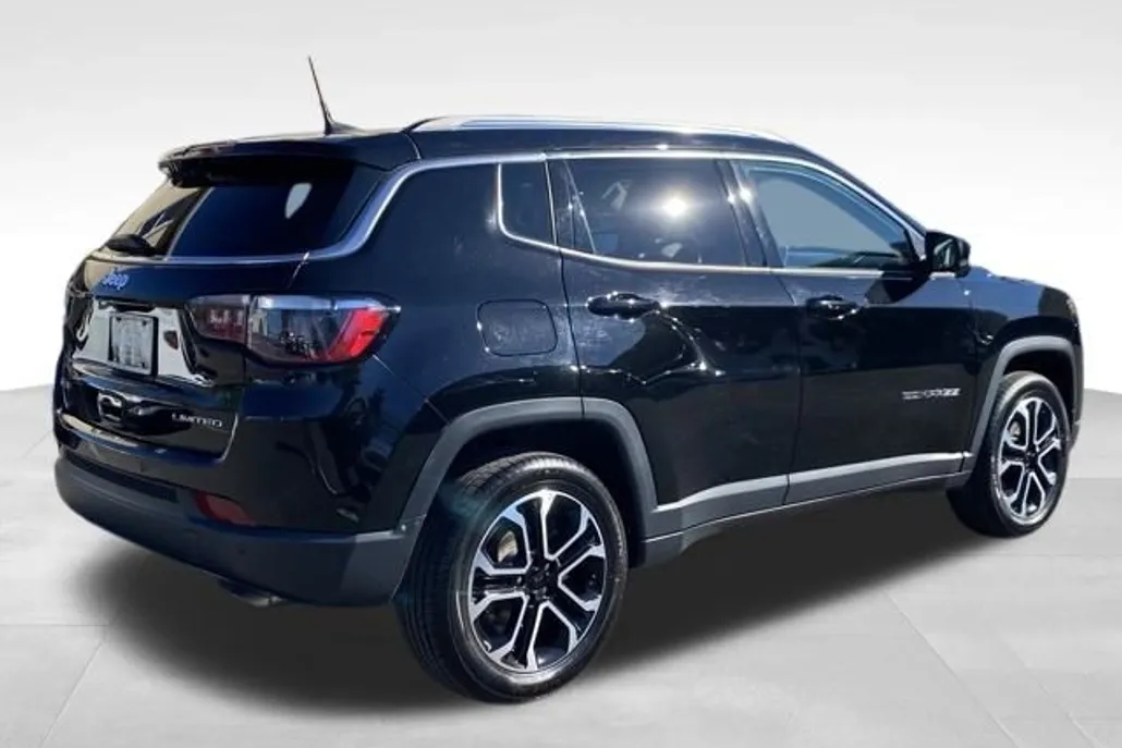 2022 Jeep Compass Limited photo 1
