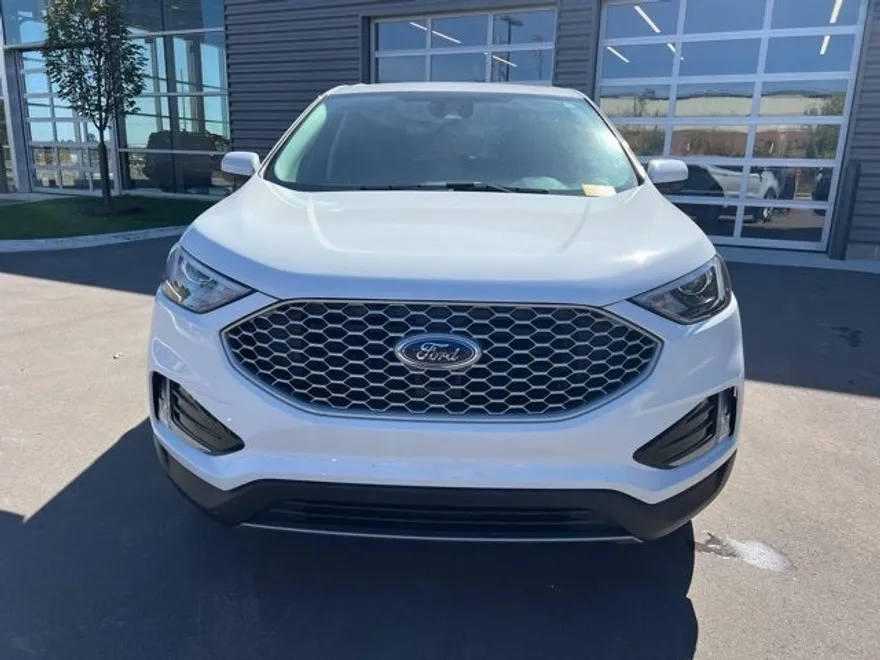 2024 Ford Edge SEL photo 1