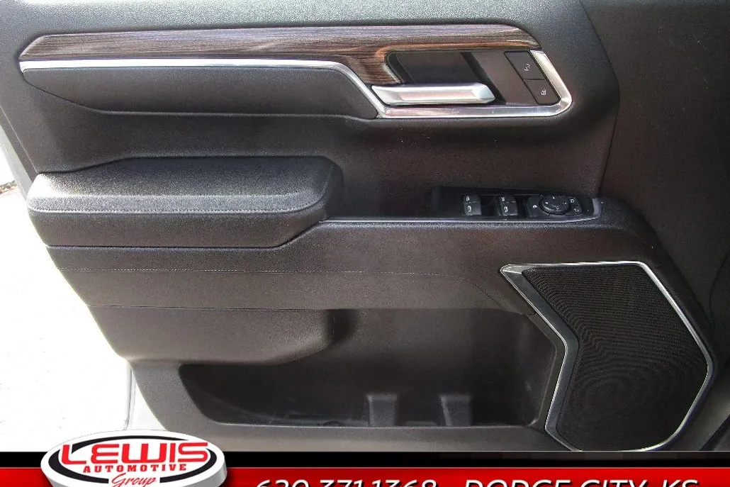 2023 Chevrolet Silverado 1500 LT photo 1