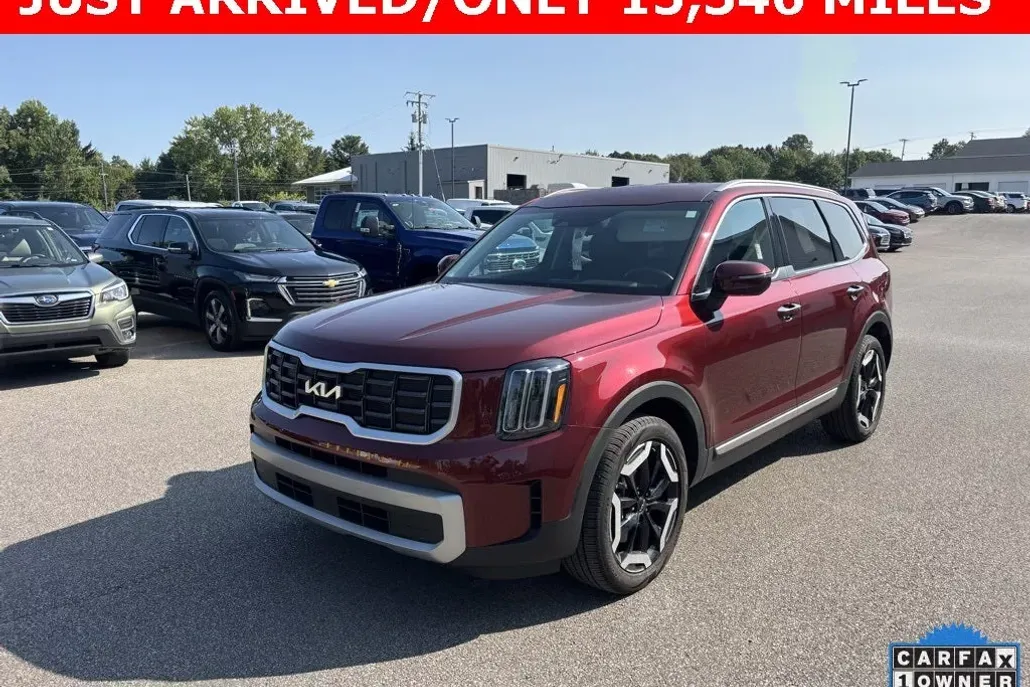 2023 Kia Telluride S photo 1